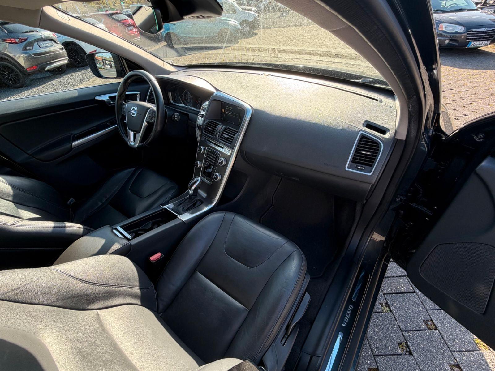 Volvo XC60 2.0d Momentum/Auto./Leder/Navi