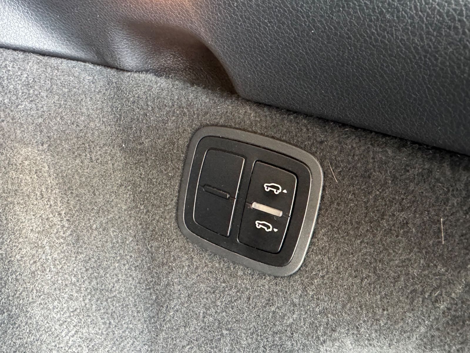 Fahrzeugabbildung Porsche Macan S Diesel/PANO/APPLE/NAVI/PDC/TEMPOMAT/SHZ