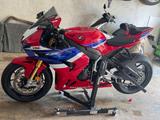 Honda CBR 1000 RR-R SP - HONDA CBR 1000 RR SP