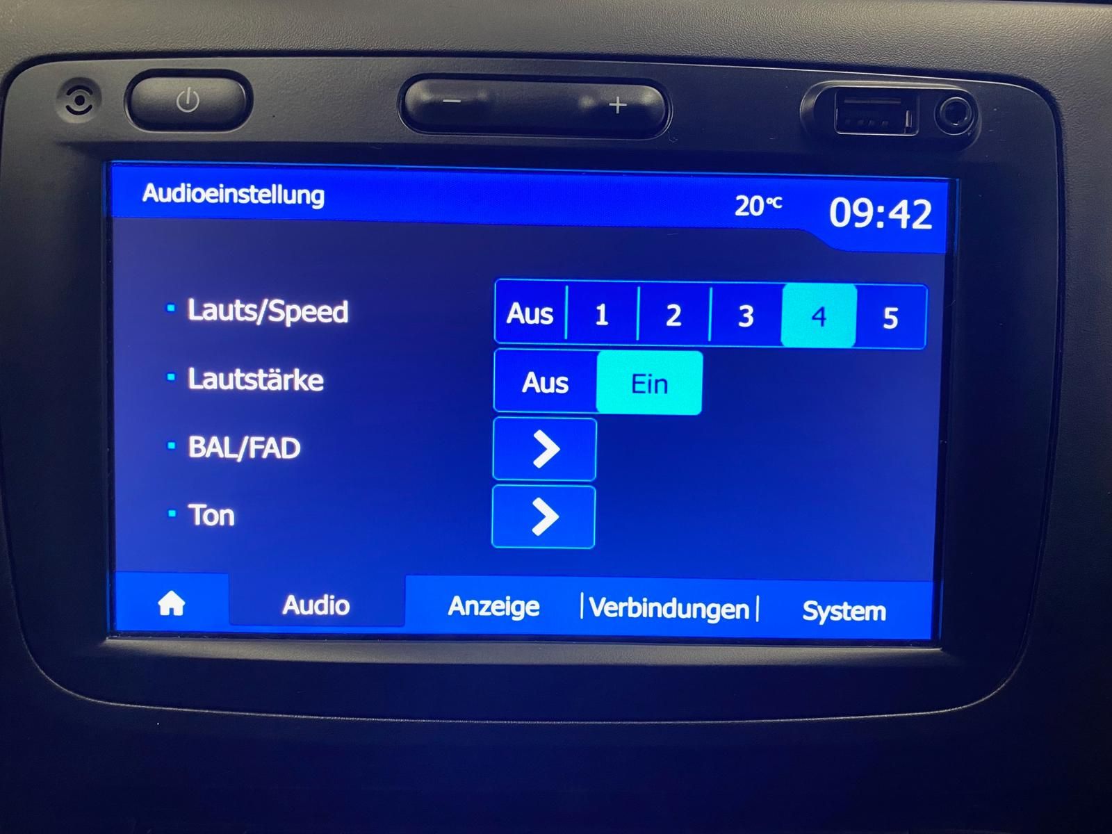 Fahrzeugabbildung Dacia Duster 1.3 TCE Prestige KLIMA+RFK+PDC+NAVI+AHK