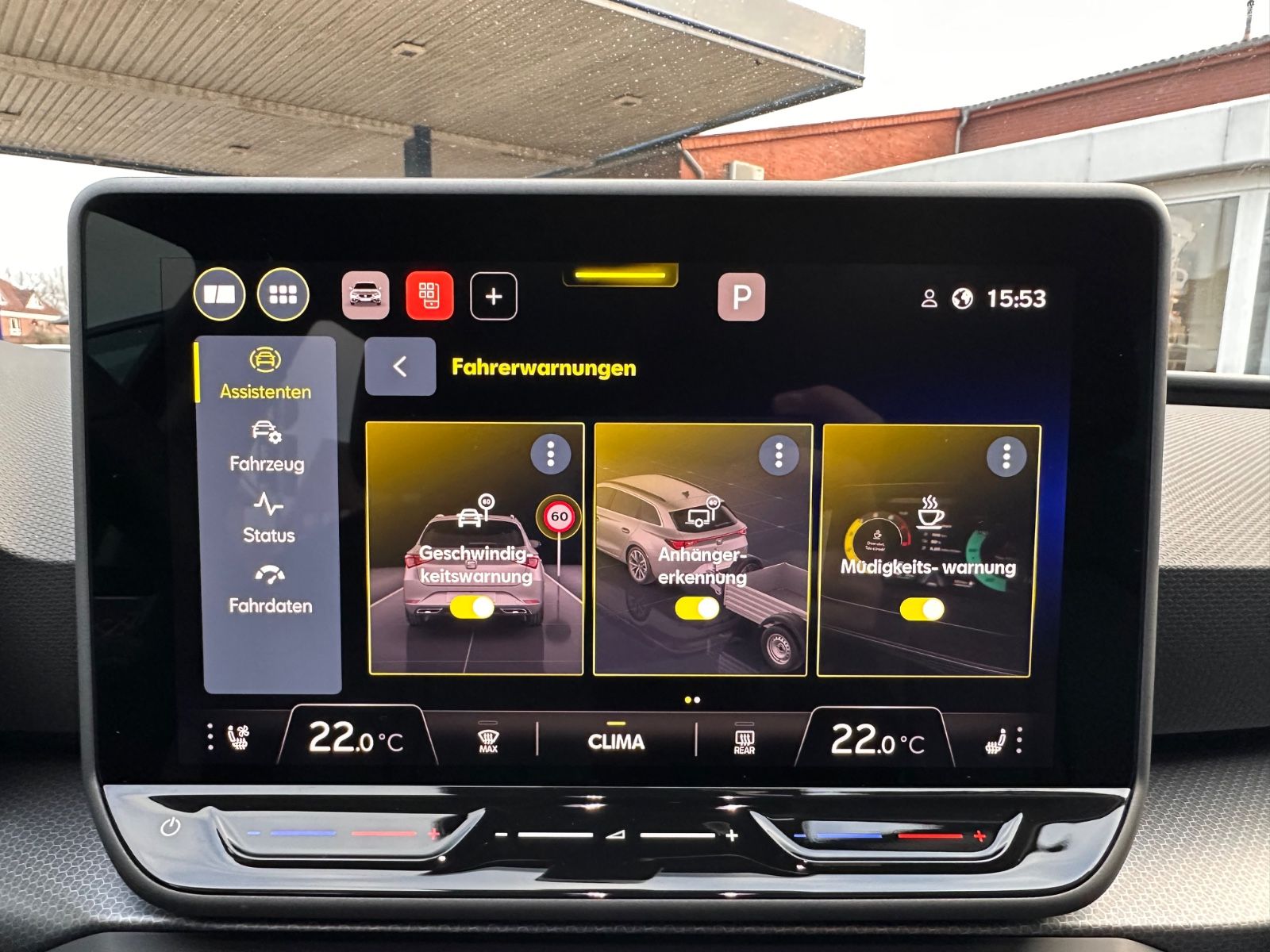 Fahrzeugabbildung SEAT Leon ST 1.5 eTSI Style DSG AHK/ACC/LED/SHZG/PDC