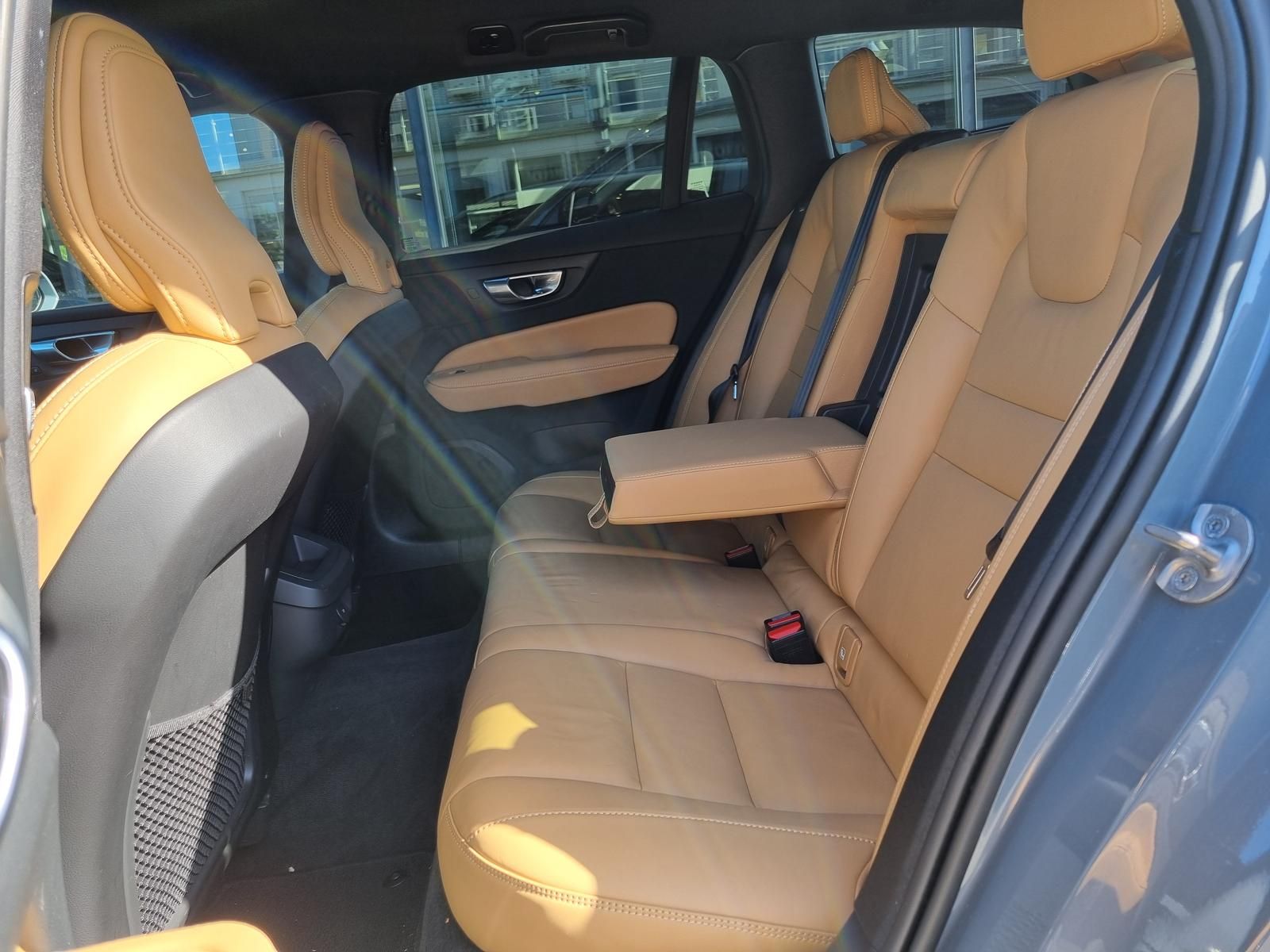 Fahrzeugabbildung Volvo V60 CC B4 D AWD 'AHK, Standheizung'