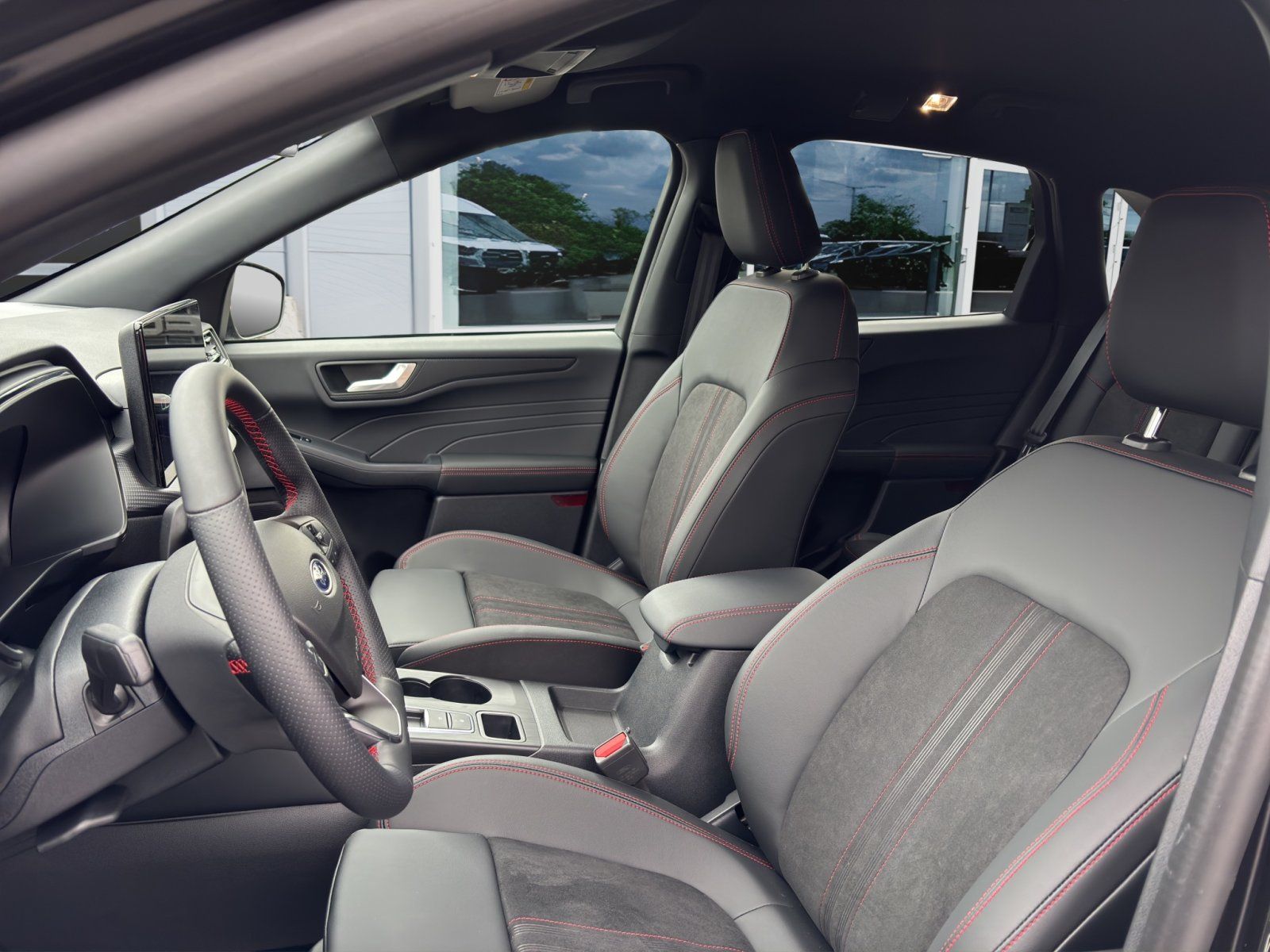 Fahrzeugabbildung Ford Kuga Hybrid ST-Line X #Head-up-Display