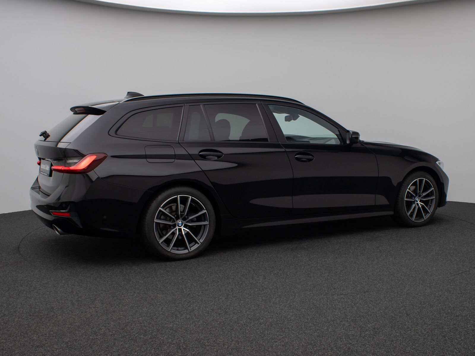 Fahrzeugabbildung BMW 320d  Kamera DAB HiFi DrivAssist Alarm LED Sport