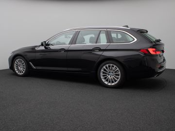 Fahrzeugabbildung BMW 530d LuxuryLine Pano Kamera Laser HUD DAB HiFi