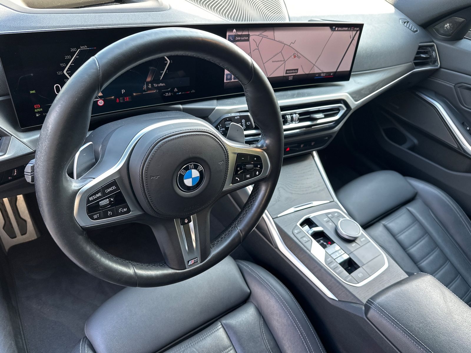 Fahrzeugabbildung BMW 320d Touring M-Sport NAV+LED+PANO+SHZ+PDC+DAB