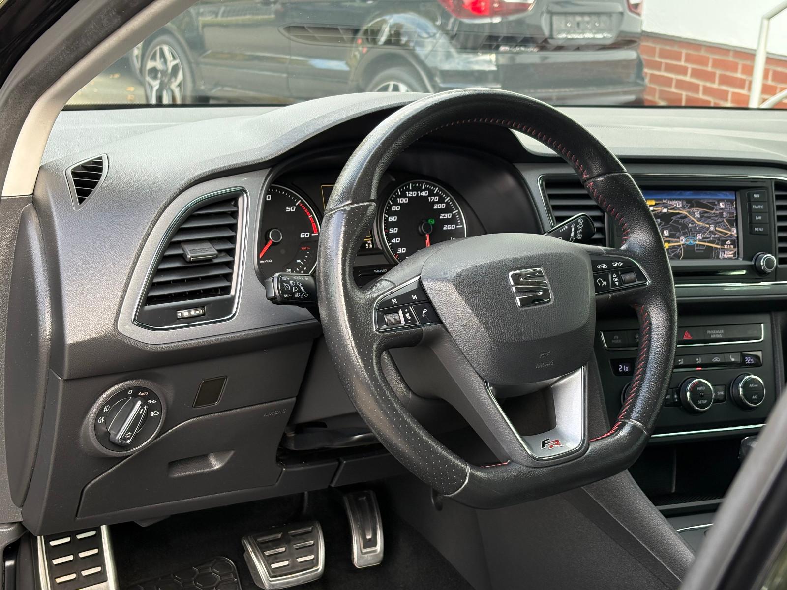 Seat Leon 2015 — photo 14