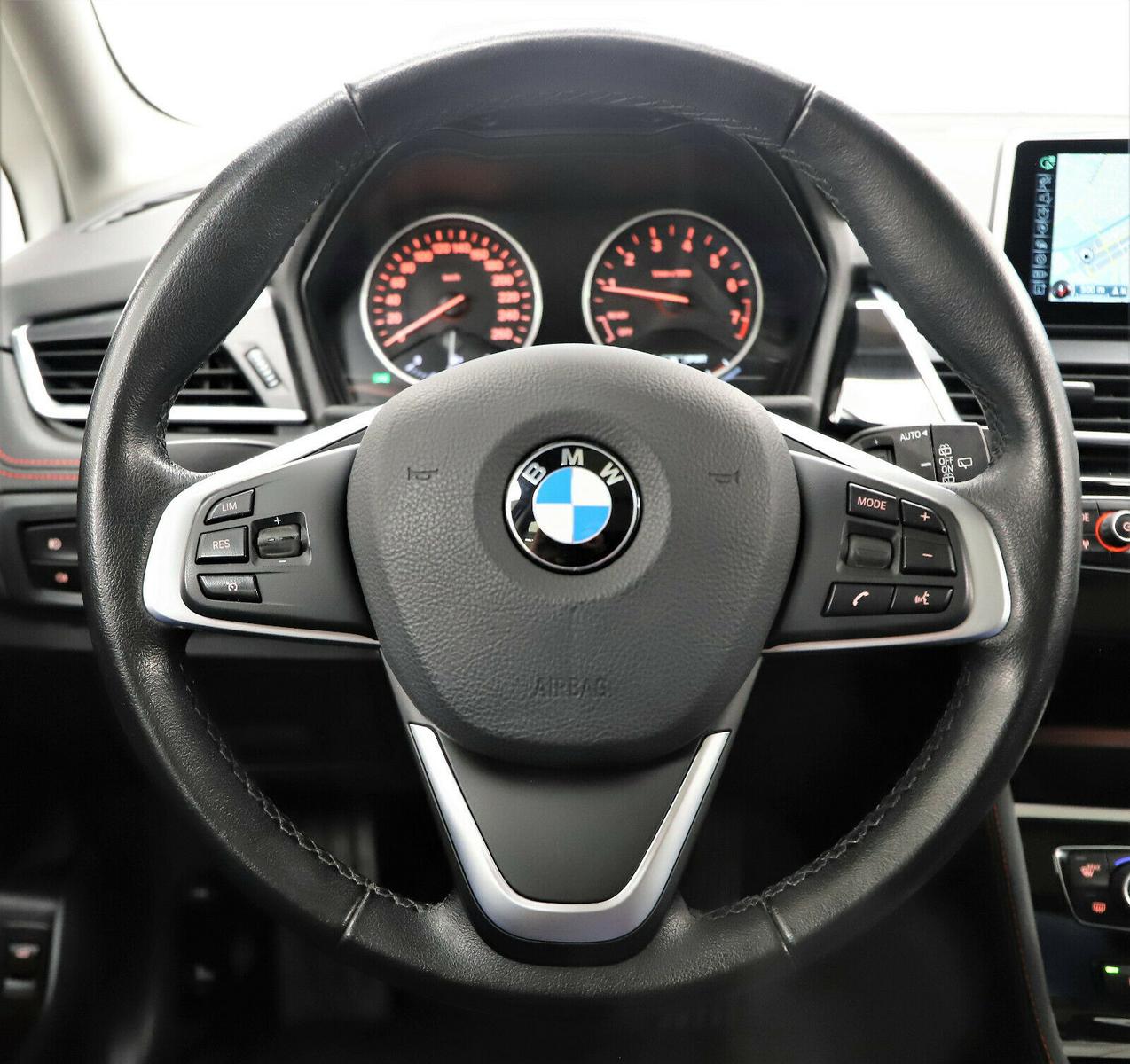 BMW 220i Gran Tourer 192 PS Sport Line Pano Navi HUD