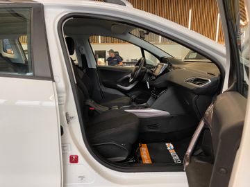 MYAUTOCENTER – Gebraucht- und Jahreswagen mit Werkstattservice in Pfaffenhofen Peugeot 2008 Active *Klima*PDC*Navi*