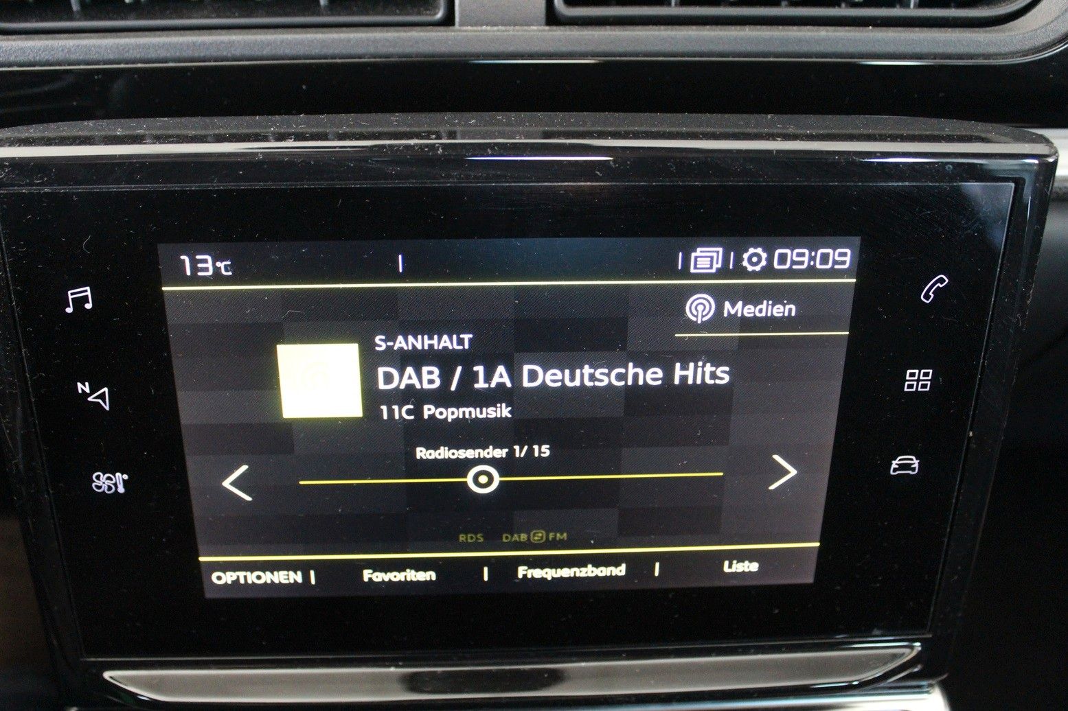 Fahrzeugabbildung Citroën C3 Shine Pack 1.2T NAVI/LED/PDC/TEMPOMAT/DAB+