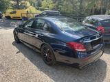 Mercedes-Benz E 63 AMG S - TÜV bis 07/2028, Top !!! - blaue Mercedes-Benz E 63 AMG