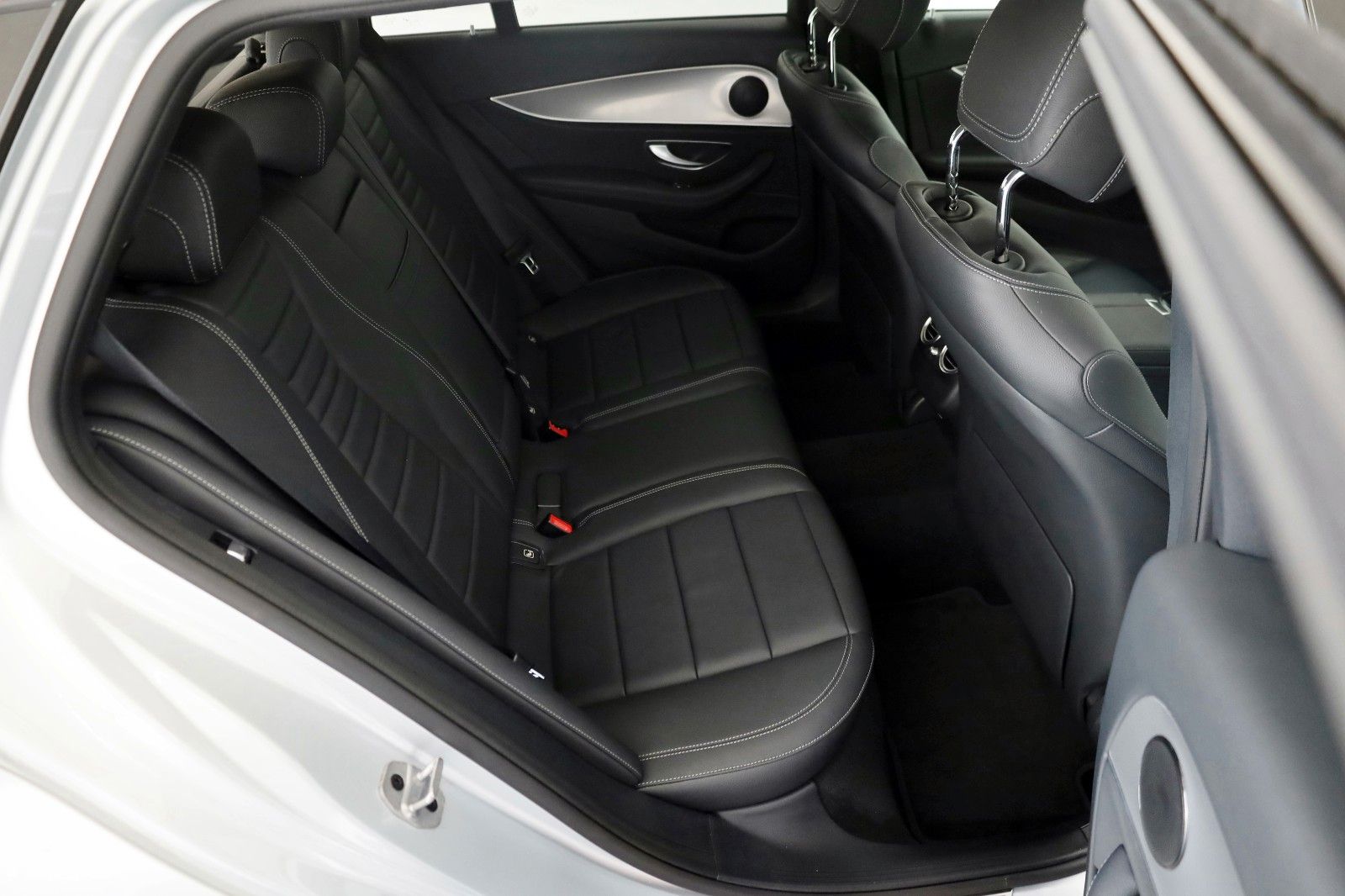 Fahrzeugabbildung Mercedes-Benz E 220d, Avantgarde, Leder,Navi,LED,SH,Kamera,AHK