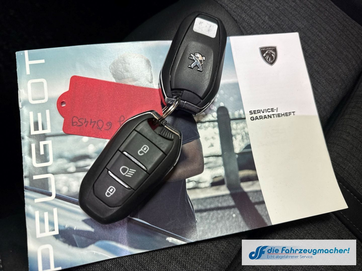 Fahrzeugabbildung Peugeot 508 SW Allure Pack Navi 360 Kamera ACC 2-Zonen-K