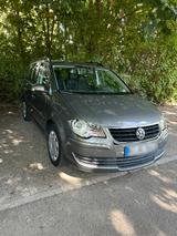 Volkswagen VW Touran wenig gelaufen TÜV Neu - VW Touran Gebrauchtwagen in Kiel