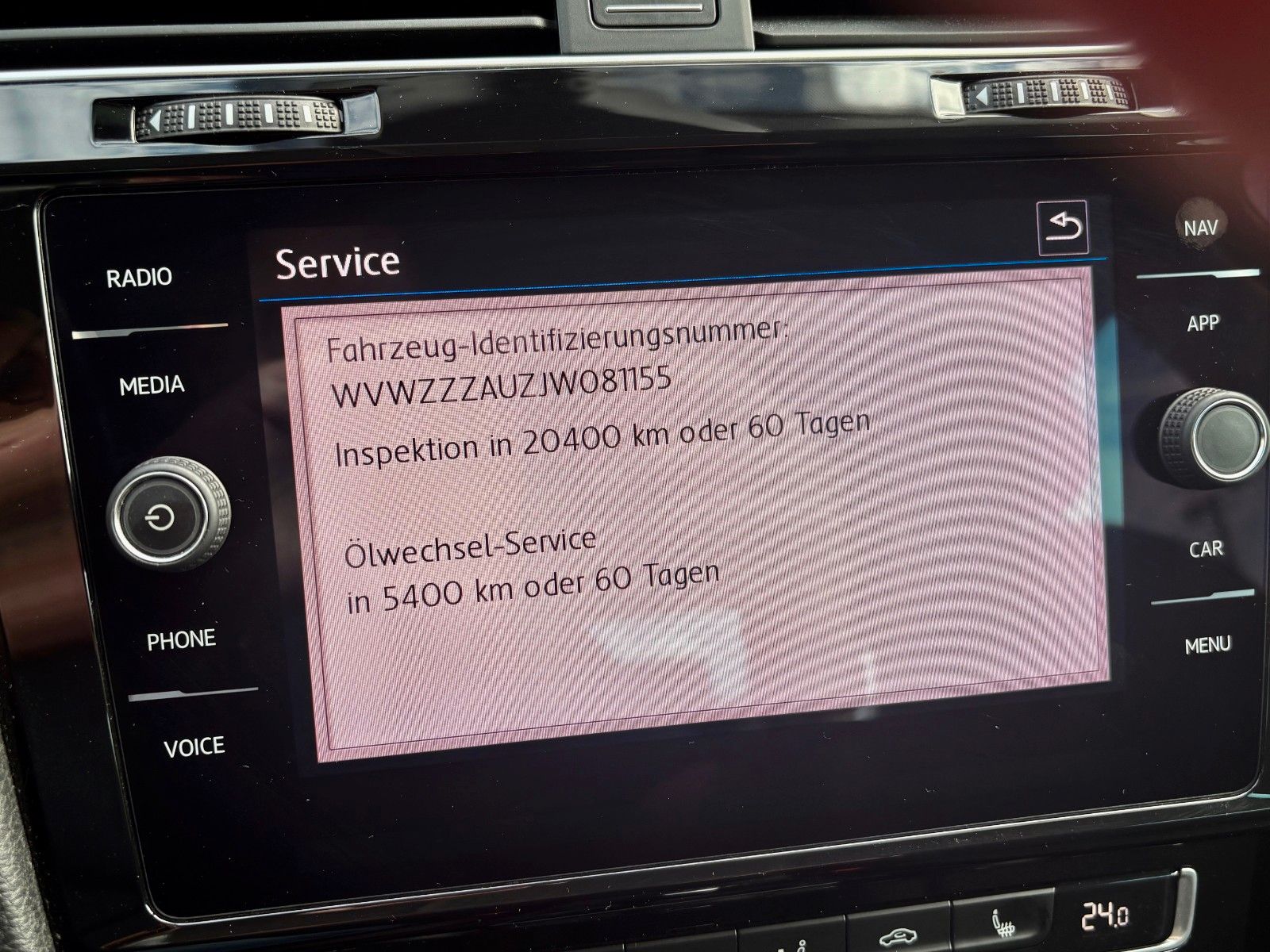Fahrzeugabbildung Volkswagen Golf VII 1.5 TSI ACT DSG Sound Navi R-LINE ACC