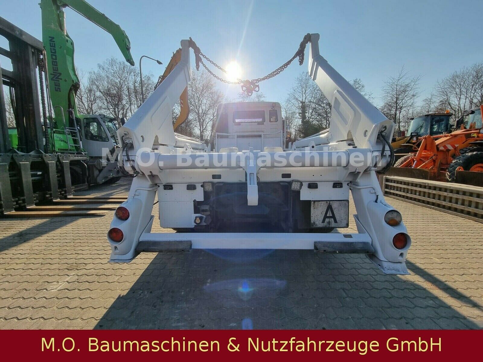 Fahrzeugabbildung MAN TGA 18.400 BL  / 4x2 / AC / Euro 4 /