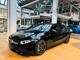 Mercedes-Benz A 35 AMG Mercedes-AMG A 35 4MATIC DCT - schwarze Mercedes-Benz A 35 AMG