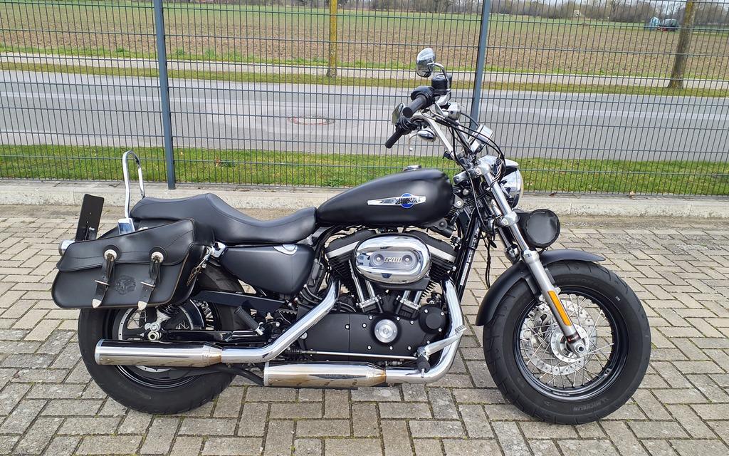 Harley-Davidson XL 1200 CB Sportster Custom LIMITED A + HELM