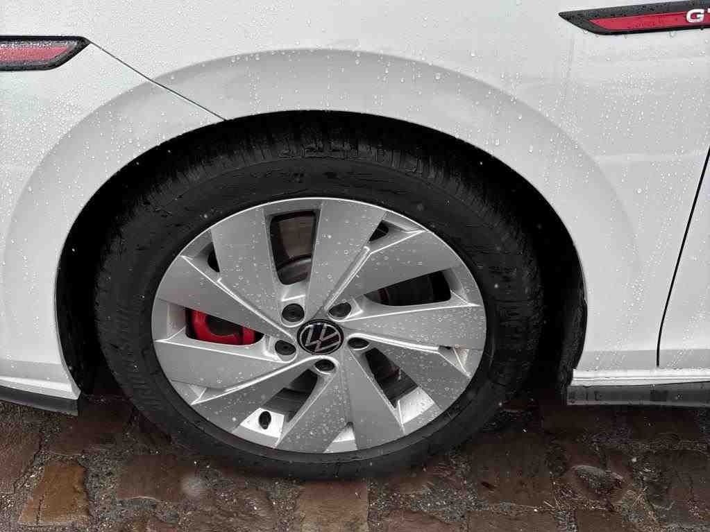 Fahrzeugabbildung Volkswagen Golf GTI *Panodach*Navi*PDC*Sitzhzg*ACC*LED*DAB*