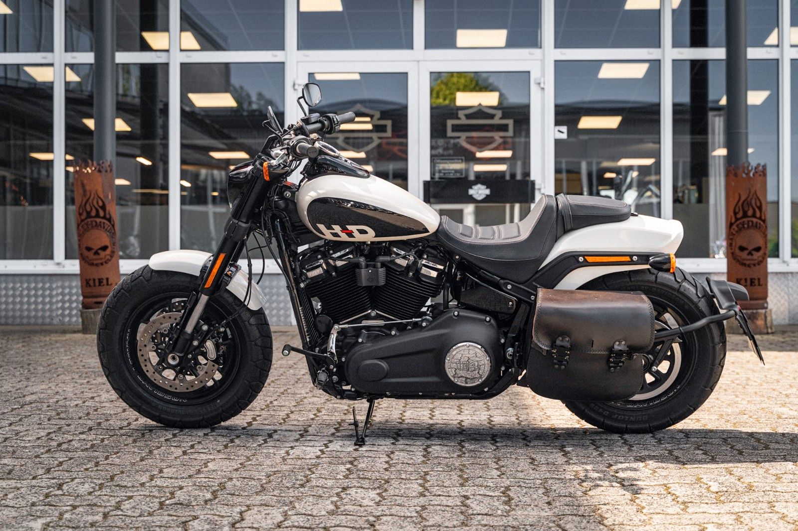 Fahrzeugabbildung Harley-Davidson FAT BOB 114 cui SOFTAIL - JEKILL & HYDE