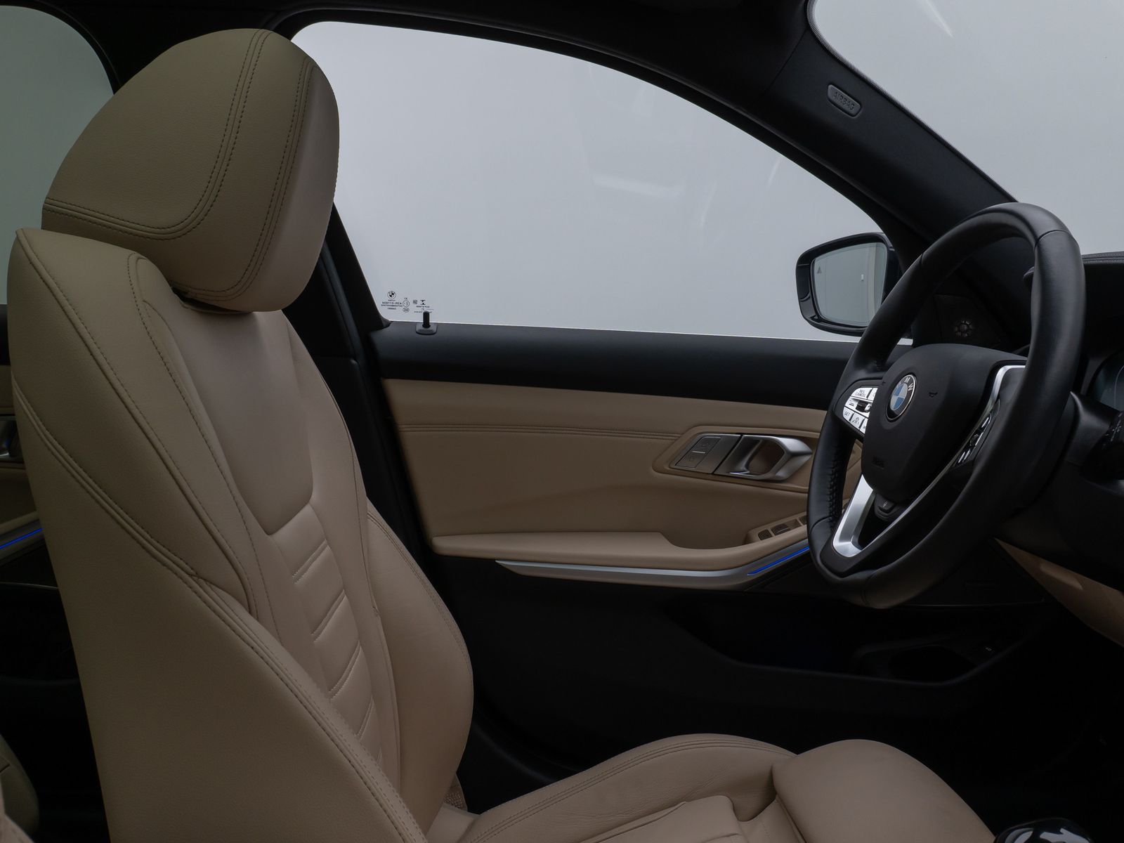 Fahrzeugabbildung BMW 320d xD LuxuryLine Kamera HUD DAB H/K AHK Komfor