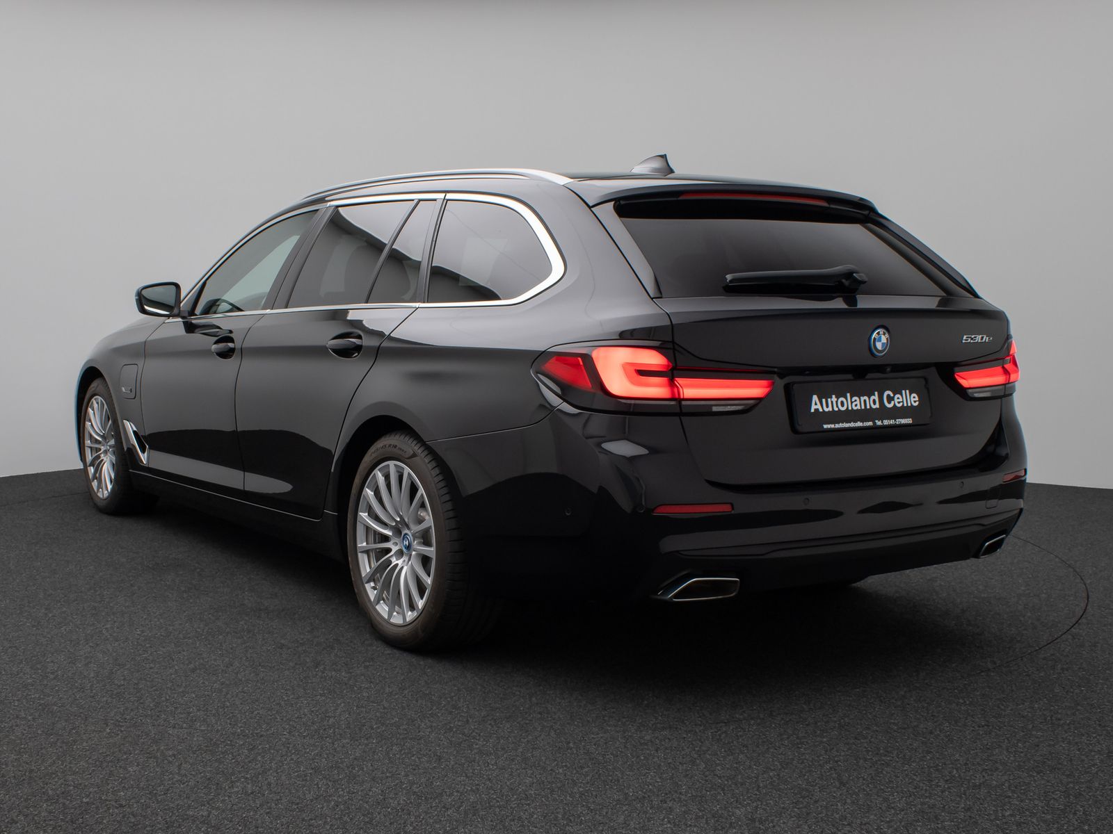 Fahrzeugabbildung BMW 530e Kamera DAB HiFi CockPitPro Fernlichtassist