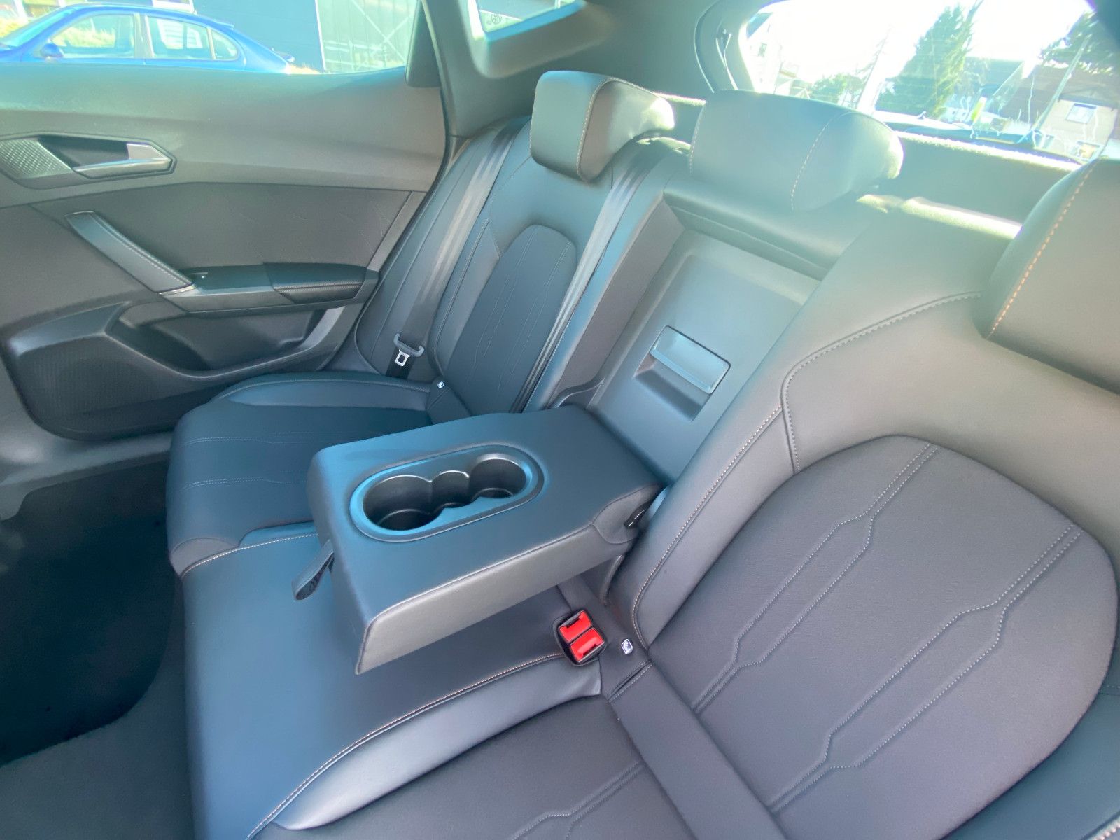 Fahrzeugabbildung CUPRA Formentor 1.5 eTSI  DSG *EDGE*WINTERP.*AHZV-Vb.