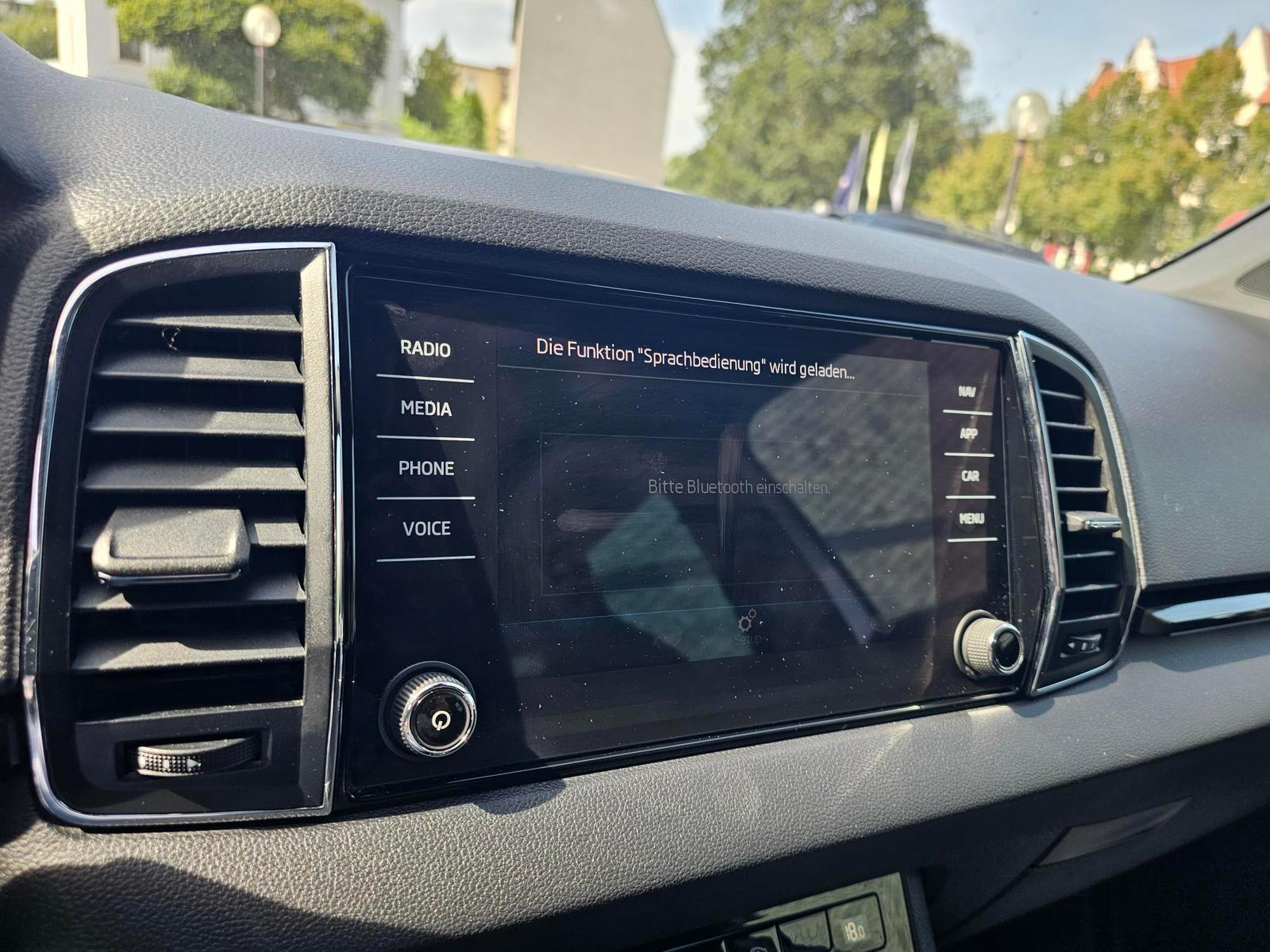 Skoda Karoq 1.5 TSI DSG Sportline+NAVI+ACC+eKLAPPE+AHK