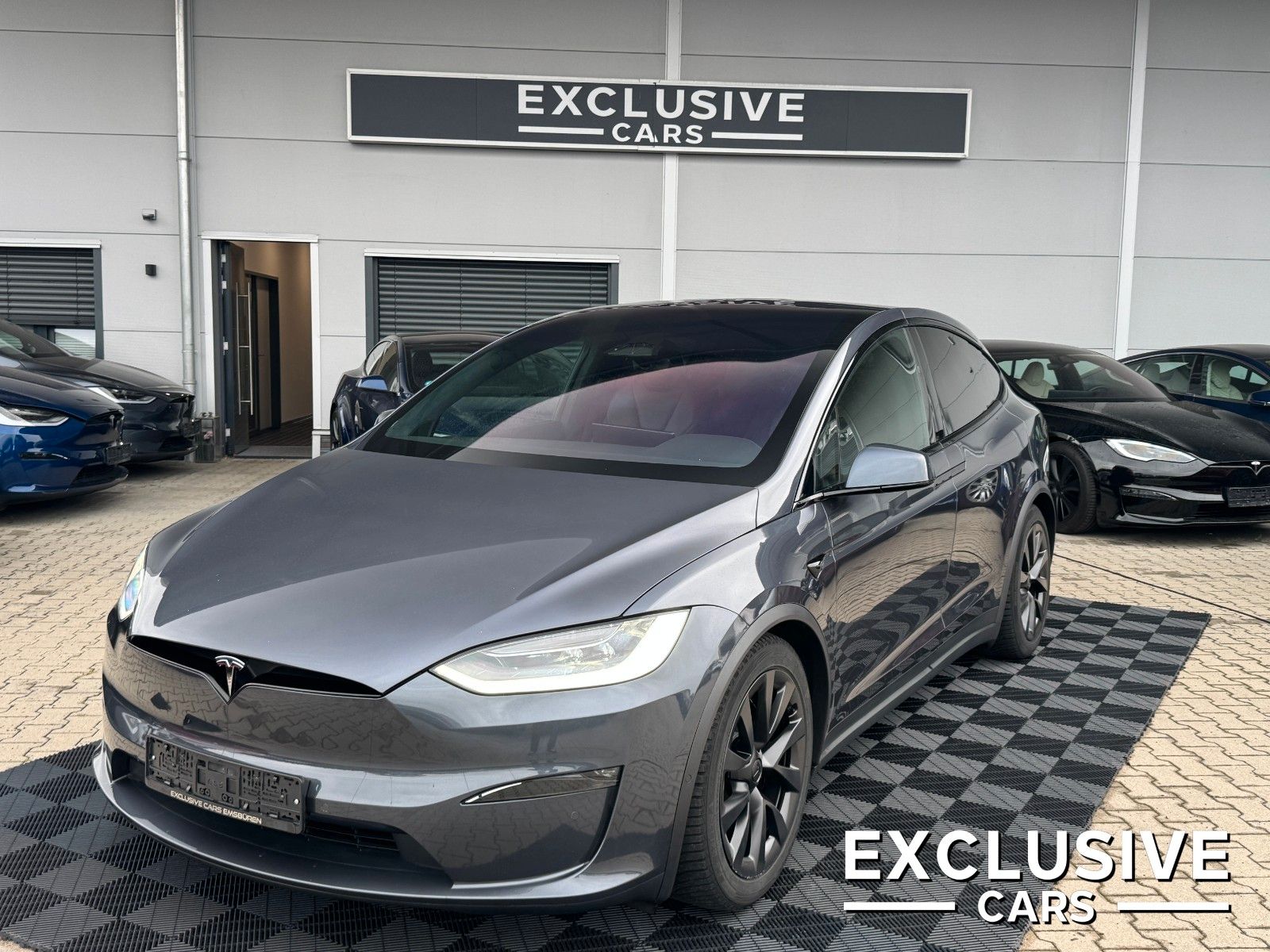Tesla MODEL X PLAID | 6 SEATS | YOKE | CYBERSTREAM |