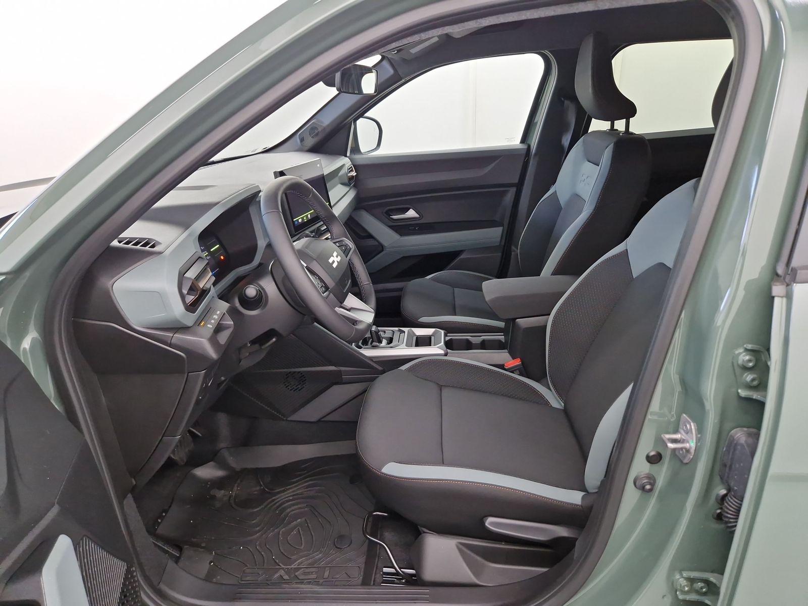DACIA Duster Extreme Hybrid 155 Winterpaket – Bild 8