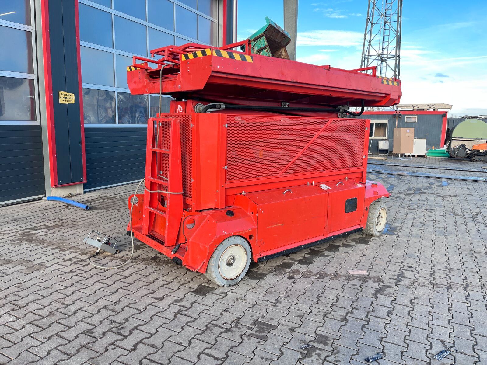 Fahrzeugabbildung Haulotte PB S151-16 E / 15,3 Meter / Akku / UVV