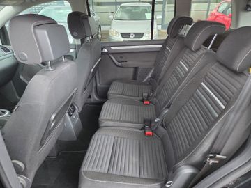 Volkswagen Touran - 8