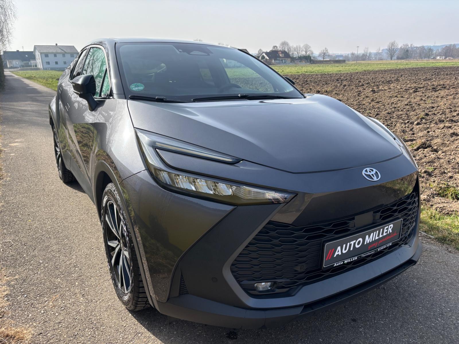 Toyota C-HR 2.0-l-VVT-i HEV Team Deutschland
