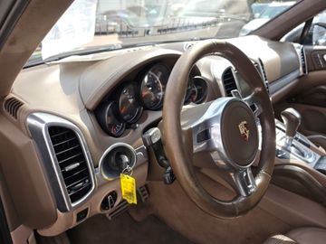 Porsche Cayenne - 10