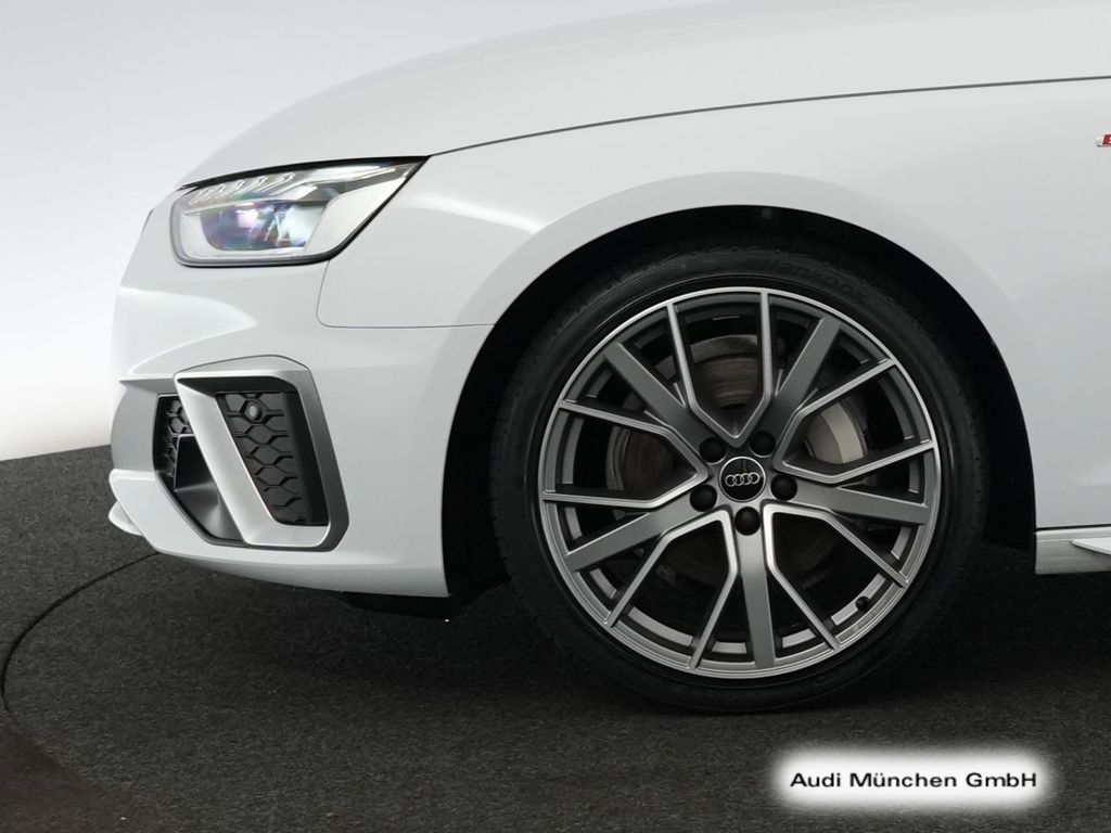 AUDI A4 2024