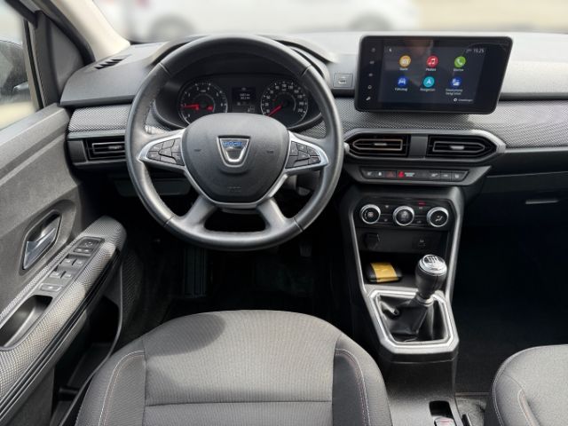 Fahrzeugabbildung Dacia Jogger Extreme+ 1.0 TCe 110 +KLIMA+PDC+RFK+BT+SH