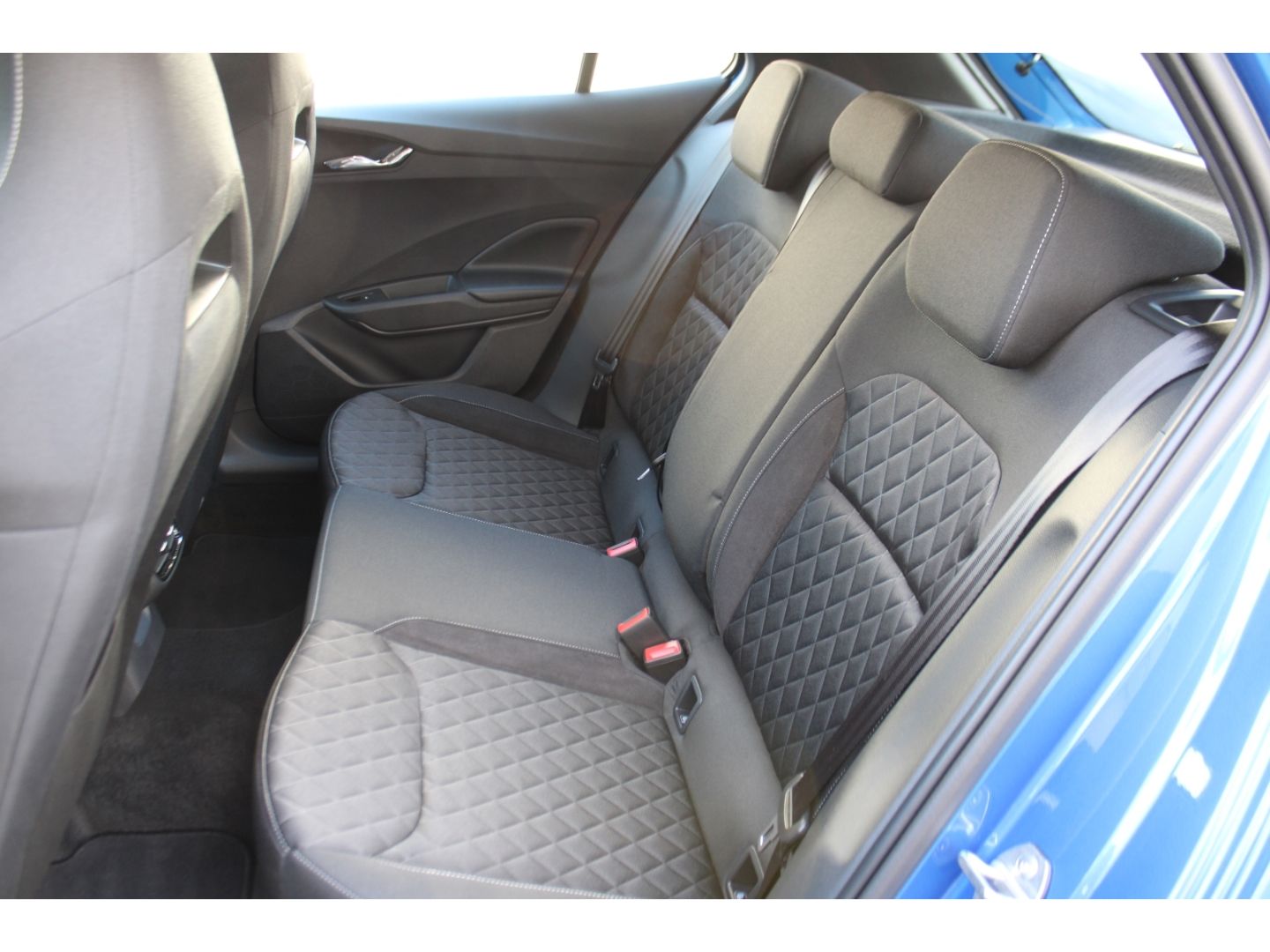 Fahrzeugabbildung SKODA Fabia Selection Drive Plus 1,0 TSI LED Full Link