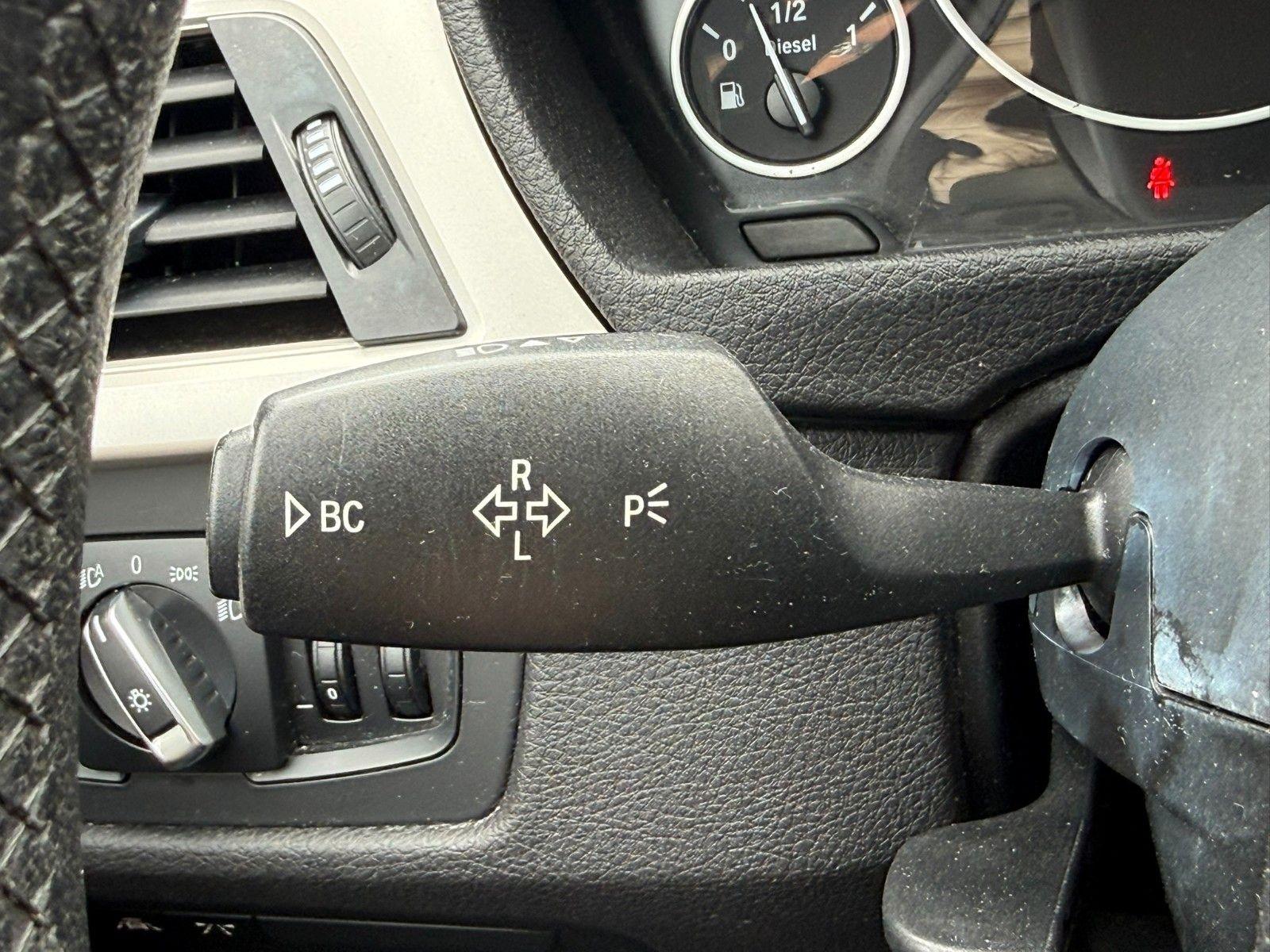 BMW 320 2015 — photo 23
