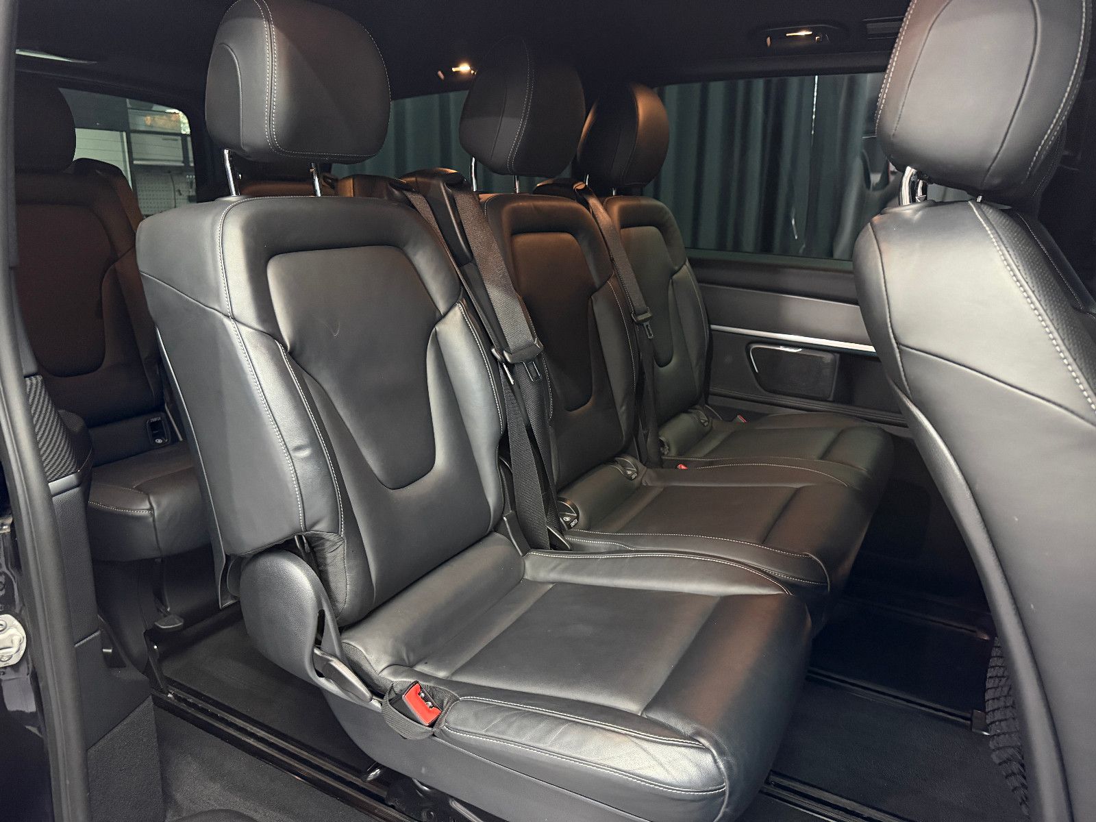 Fahrzeugabbildung Mercedes-Benz V 250d AVANTGARDE AMG EDITION lang|360°|AHK|LEDE