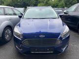 Ford Focus Turnier Titanium - MOTOR DREHT - Ford Focus Unfallwagen