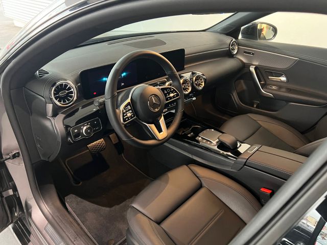 Fahrzeugabbildung Mercedes-Benz CLA 200 Coupe Progressive/Night/Kamera/Ambiente