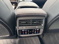 AUDI RSQ8 Performance /Pano/V-Max/25 % %%% AUDI RSQ8 Performance /Pano/V-Max/25 % %%%