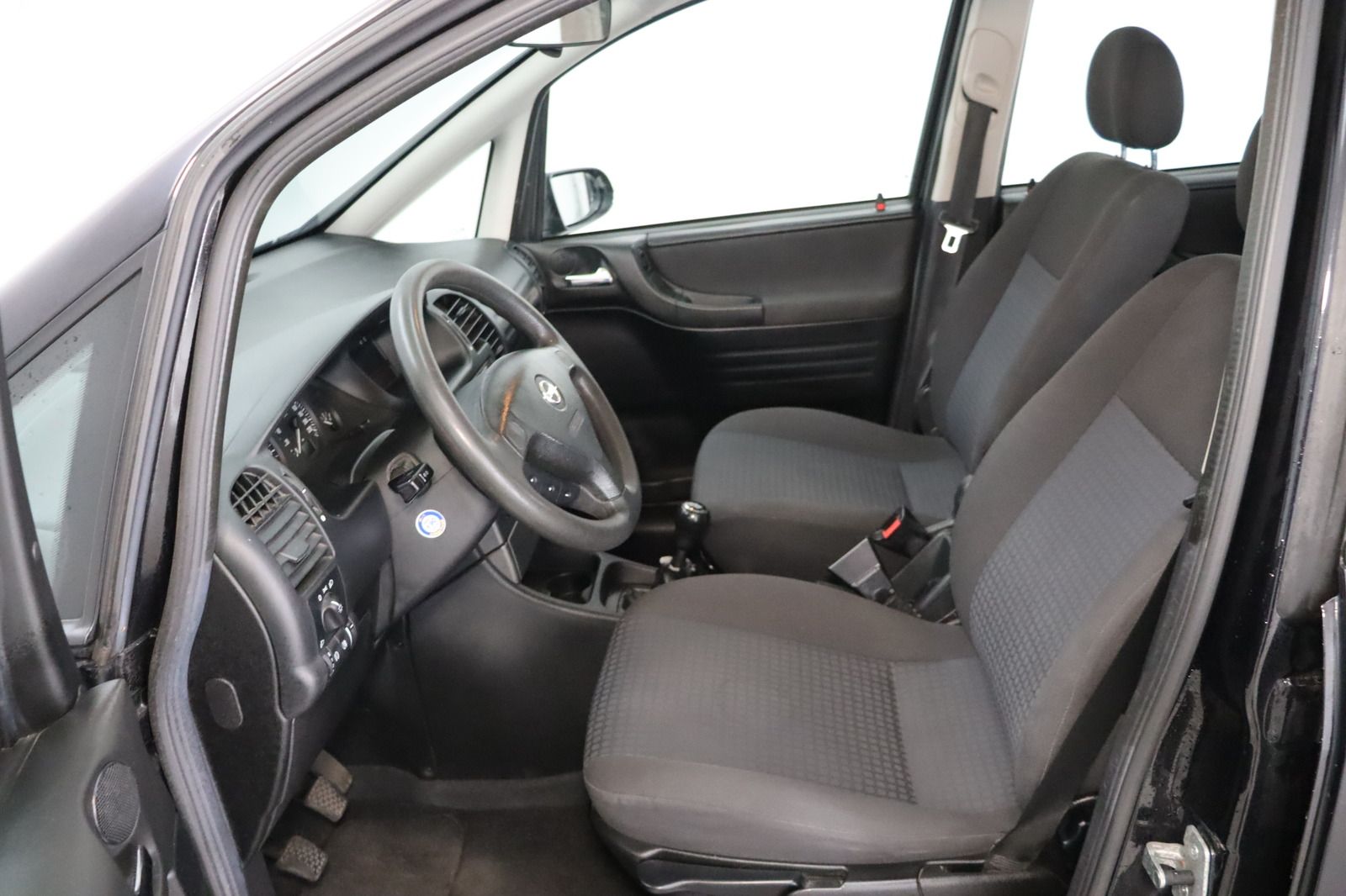 Fahrzeugabbildung Opel Zafira A 1.8i 7 Sitze * HU/AU 03.27 * AHK