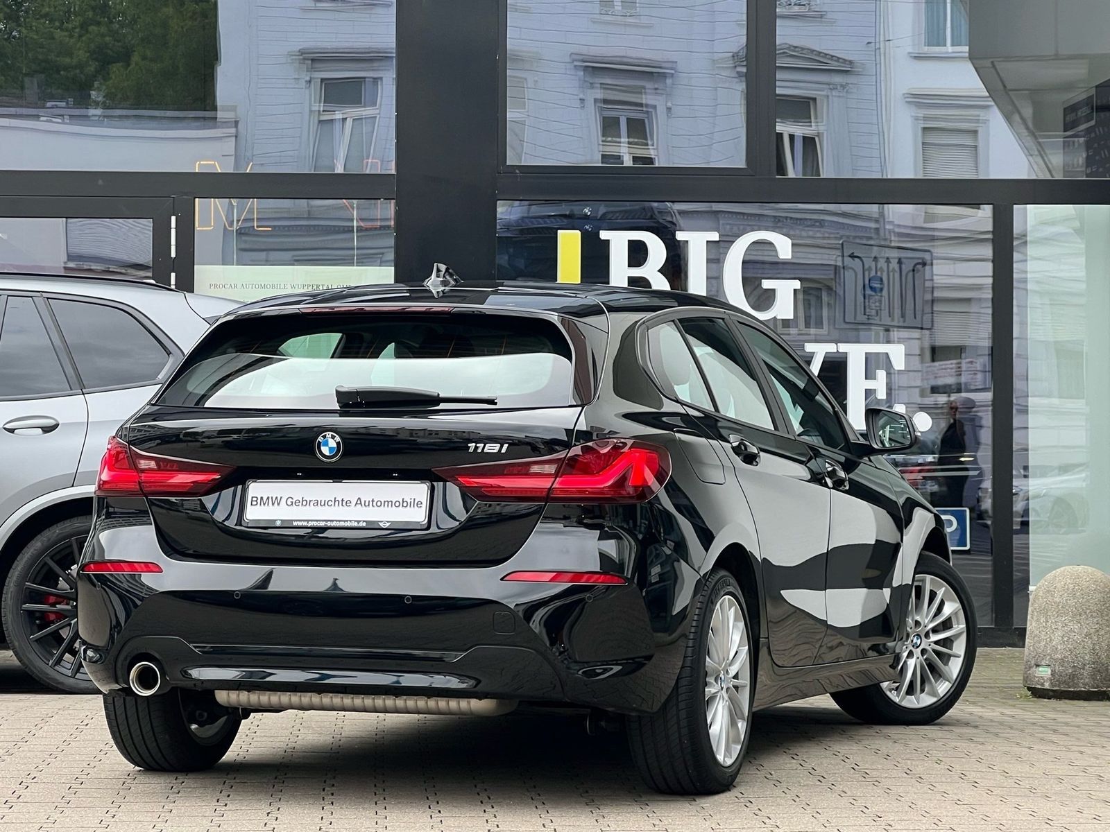 BMW 118i LED Aut. LC prof. Navi DA PDC Tempomat foto 2