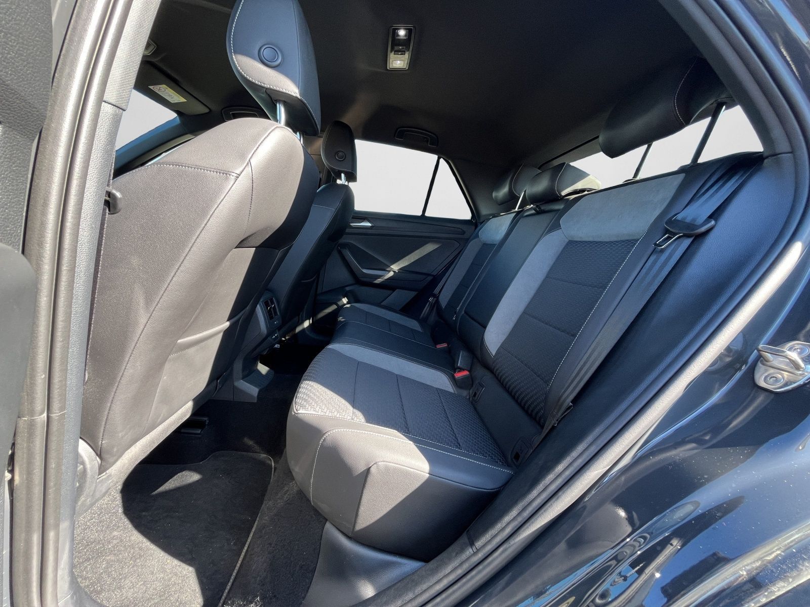 Volkswagen T-Roc - Bild 15