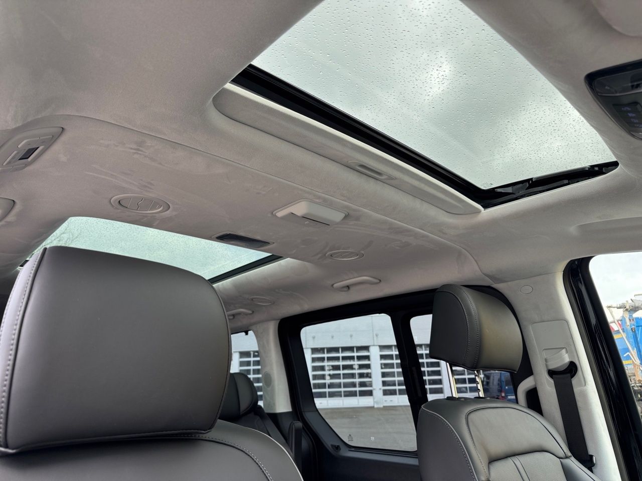 Fahrzeugabbildung Hyundai STARIA SIGNATURE *PANORAMADACH* 2xKlima 360 ACC