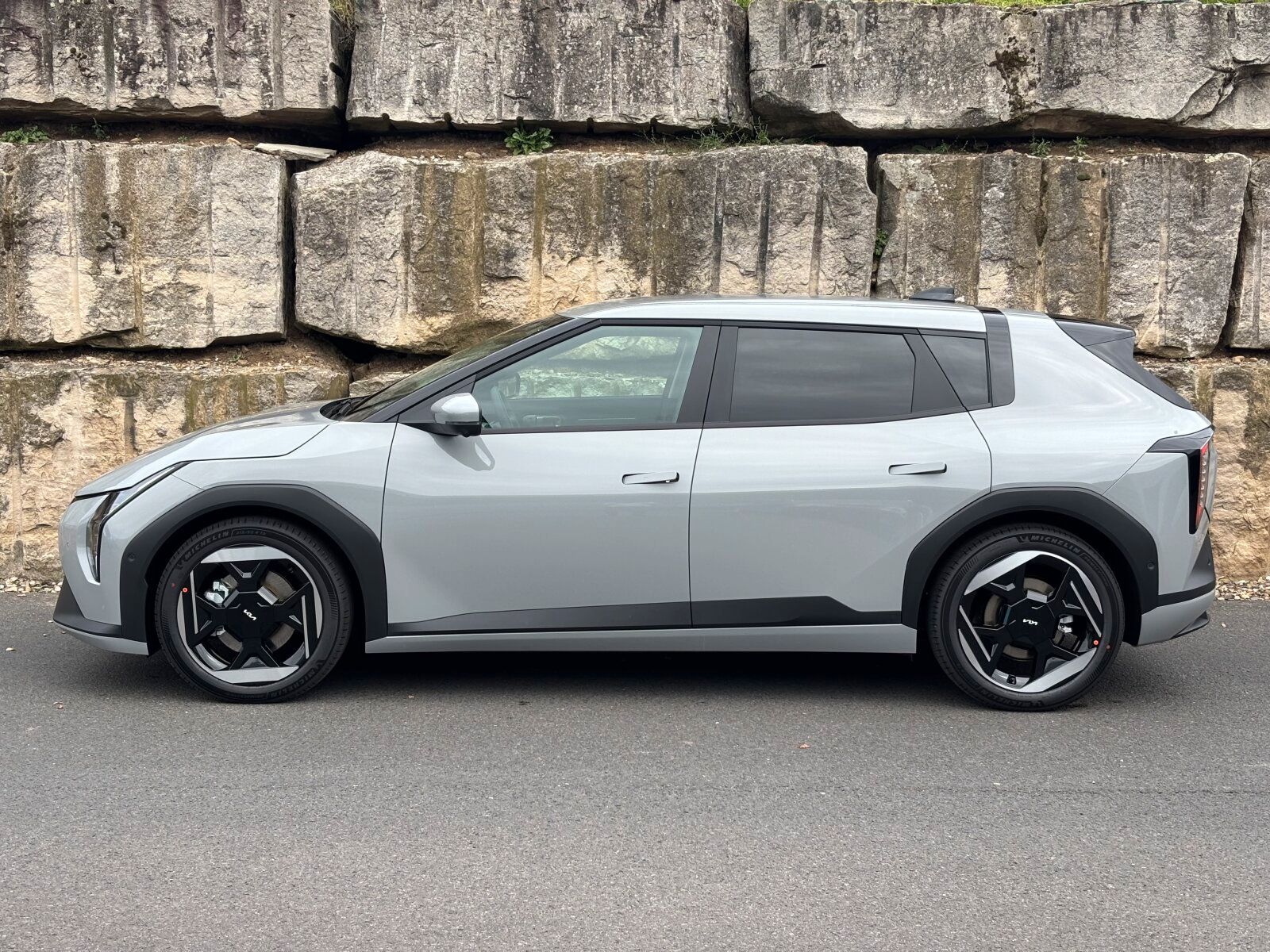Kia EV4 81 FWD EARTH+SOUND+TECHNO+WINTER+DRIVE+19"+ imagem 2