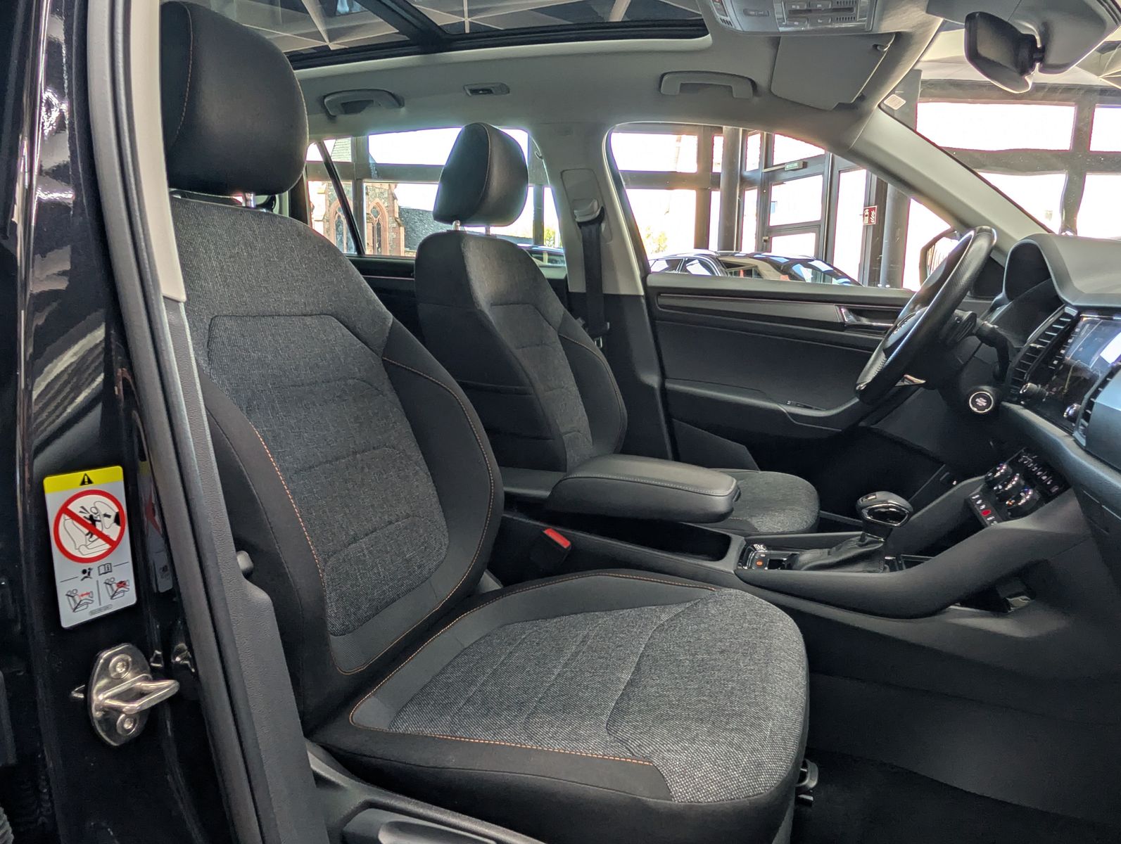 Fahrzeugabbildung SKODA Kodiaq Clever 4x4 PANO*AHK*CANTON*4xSHZ*7-Sitzer