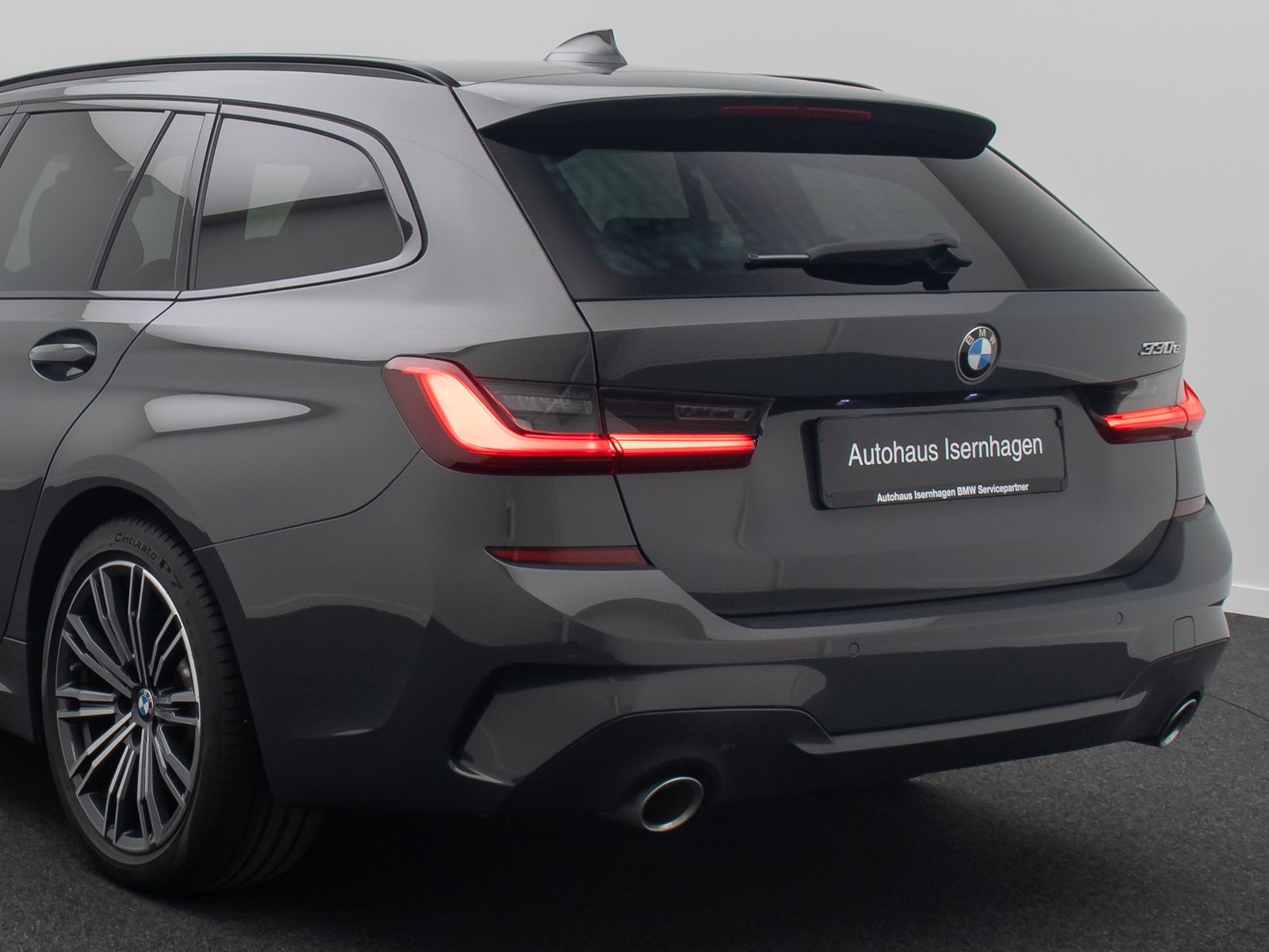 Fahrzeugabbildung BMW 330e M Sport DAB HiFi Komfort Individual 18Zoll