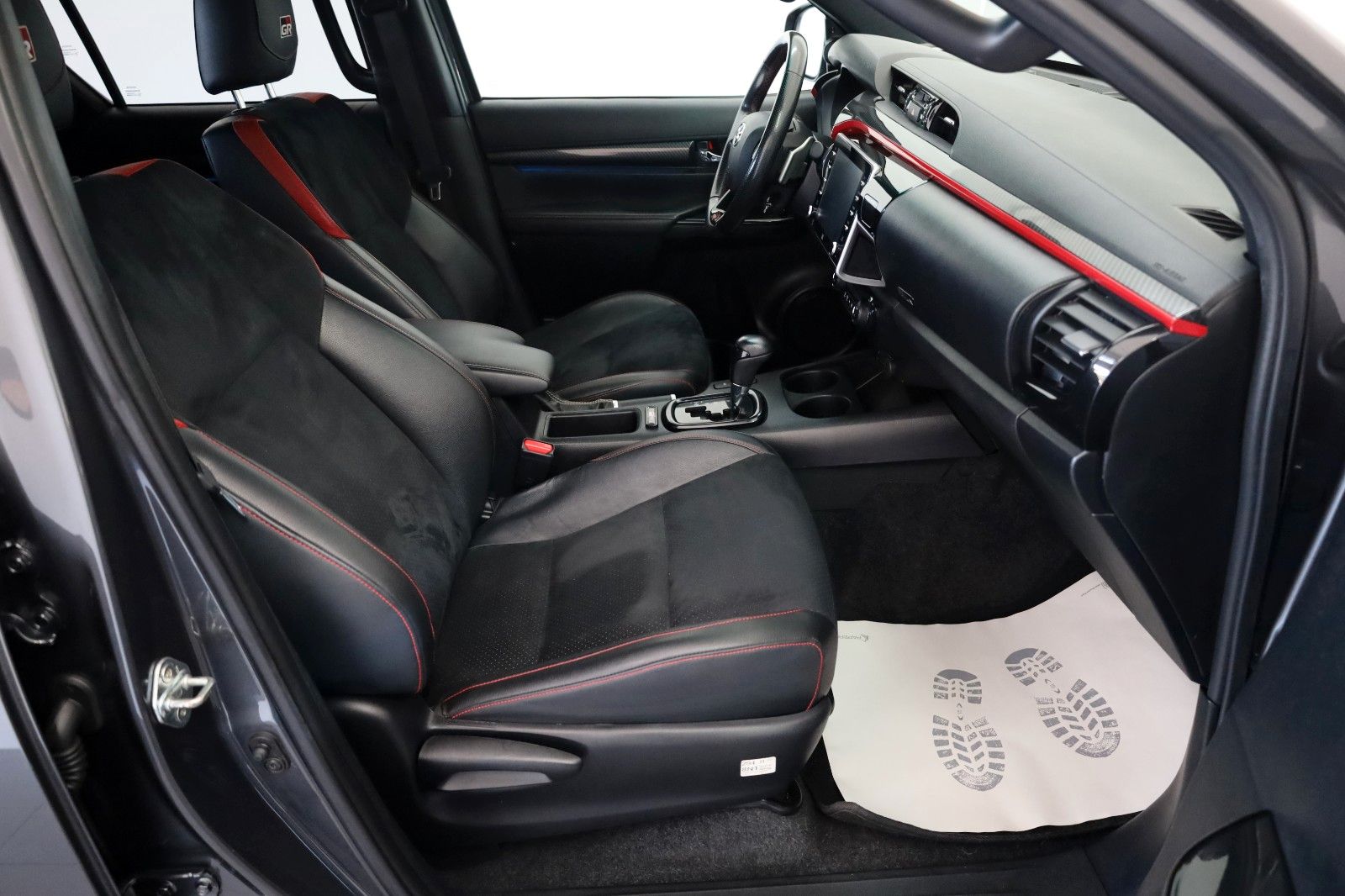 Fahrzeugabbildung Toyota Hilux 2.8 D-4D GR Sport,Alcant,.ACC,Rollo el,AHK